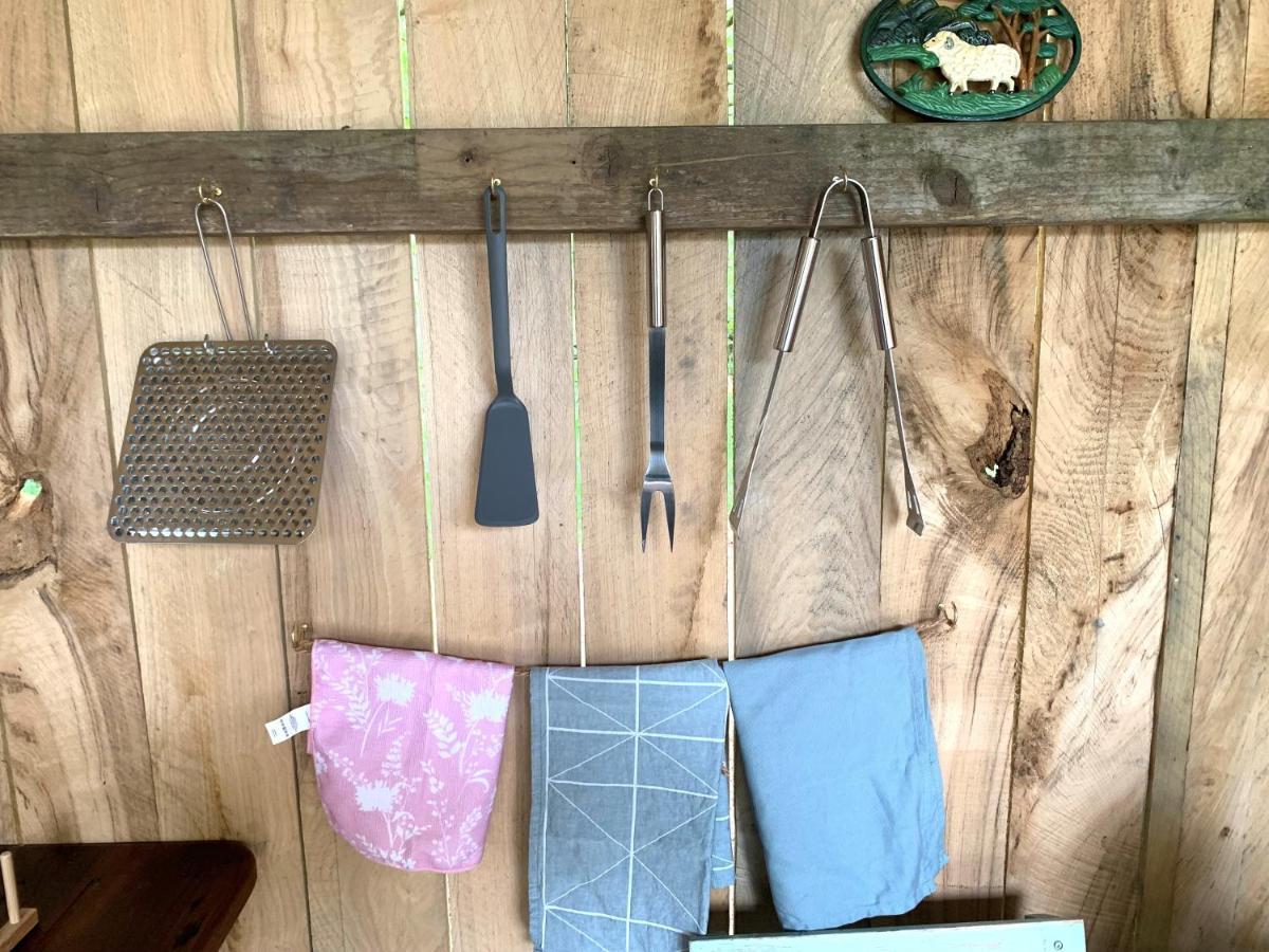 فندق Genuine Gypsy Hut And Glamping Experience - In The Heart Of Cornwall Gunnislake المظهر الخارجي الصورة